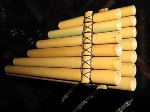 Helle Natur Bambus Pan Floete aus Peru, 13 Rohr