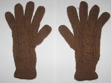 Dunkel braune unifarbene Handschuhe aus Alpakawolle mit Zopfmuster