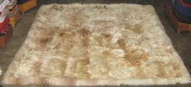 Peruanischer Babyalpaka Fellteppich, beige/braun