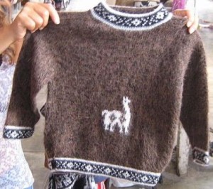 Dunkelbrauner Pullover mit Alpaka Muster, naturbelassene Alpakawolle, 2-5 Jahren