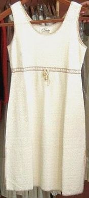 Weisses Kleid, halblang, aus ökologischer Baumwolle