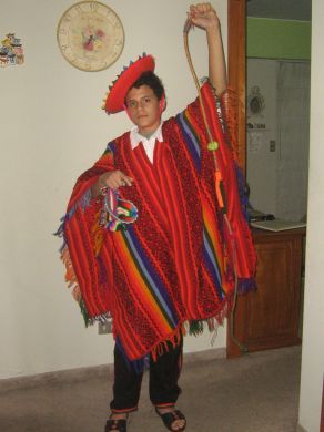 Komplette peruanische Tanztracht fuer Kinder von 8 - 14 Jahre