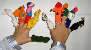 40 Peruanische Finger Pueppchen, Handgestrickt
