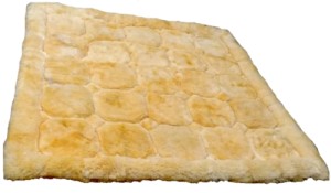 Gelber peruanischer Alpaka Fellteppich mit Vlies Cover