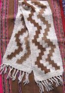 Weisser Schal aus naturbelassener Alpakawolle