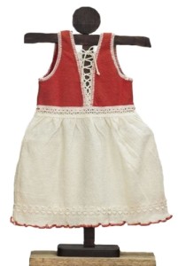 Mädchen Sommerkleid, ökologische Pima Baumwolle, handbestickt Rot