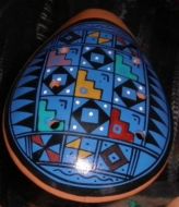 Handbemalte Okarina aus Peru, Pueblo Design, 6 Loch