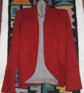 Set aus roter Jacke und Rollkragen Pullover, Alpakawolle