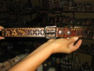 Handgemachter dunkelbrauner Lederguertel aus Peru