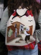 Liebevoll hanbemalter Rucksack aus Peru