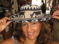 Hellgrauer peruanischer leichter Hut fuer den Sommer