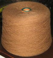 1000 Gramm Spindel, hellbraune Alpakawolle zum selber stricken