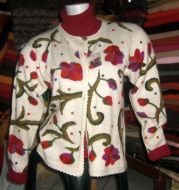 Set aus rotem Pullover und Strickjacke aus Alpakawolle