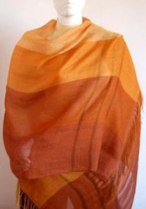 Orange Farben gemusterter Webschal aus Babyalpaka Wolle und Seide