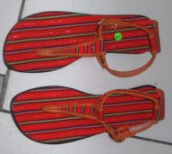 Orange farben gestreifte peruanische Flip Flops Sandalen aus Manta Stoff