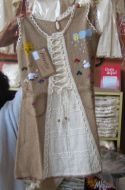 Weiss, braunes Kleid, ökologische Pima Baumwolle