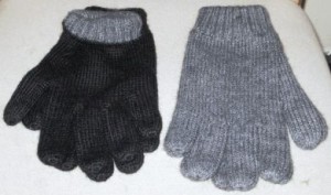 Schwarze doppelt gestrickte Handschuhe aus Alpakawolle